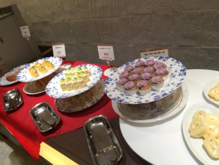 「メロンスイーツとシェフおすすめデザートフェア」