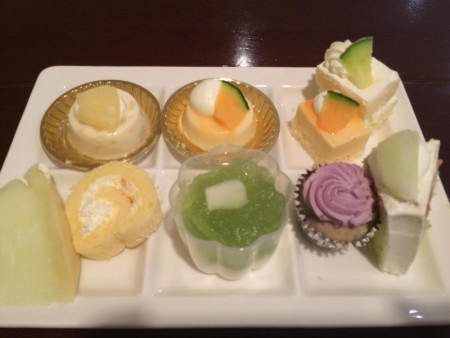 「メロンスイーツとシェフおすすめデザートフェア」