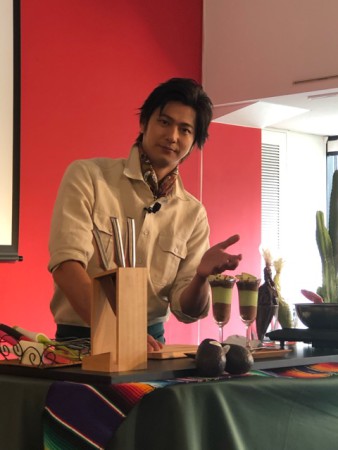 BF672F12-AC1A-4B2B-82D2-7959B7E30B33