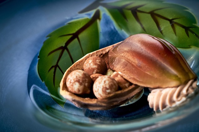 カカオのスイーツとフォアグラハンバーグが食べられる贅沢ホテルランチ ディナー おいしいもの探し隊